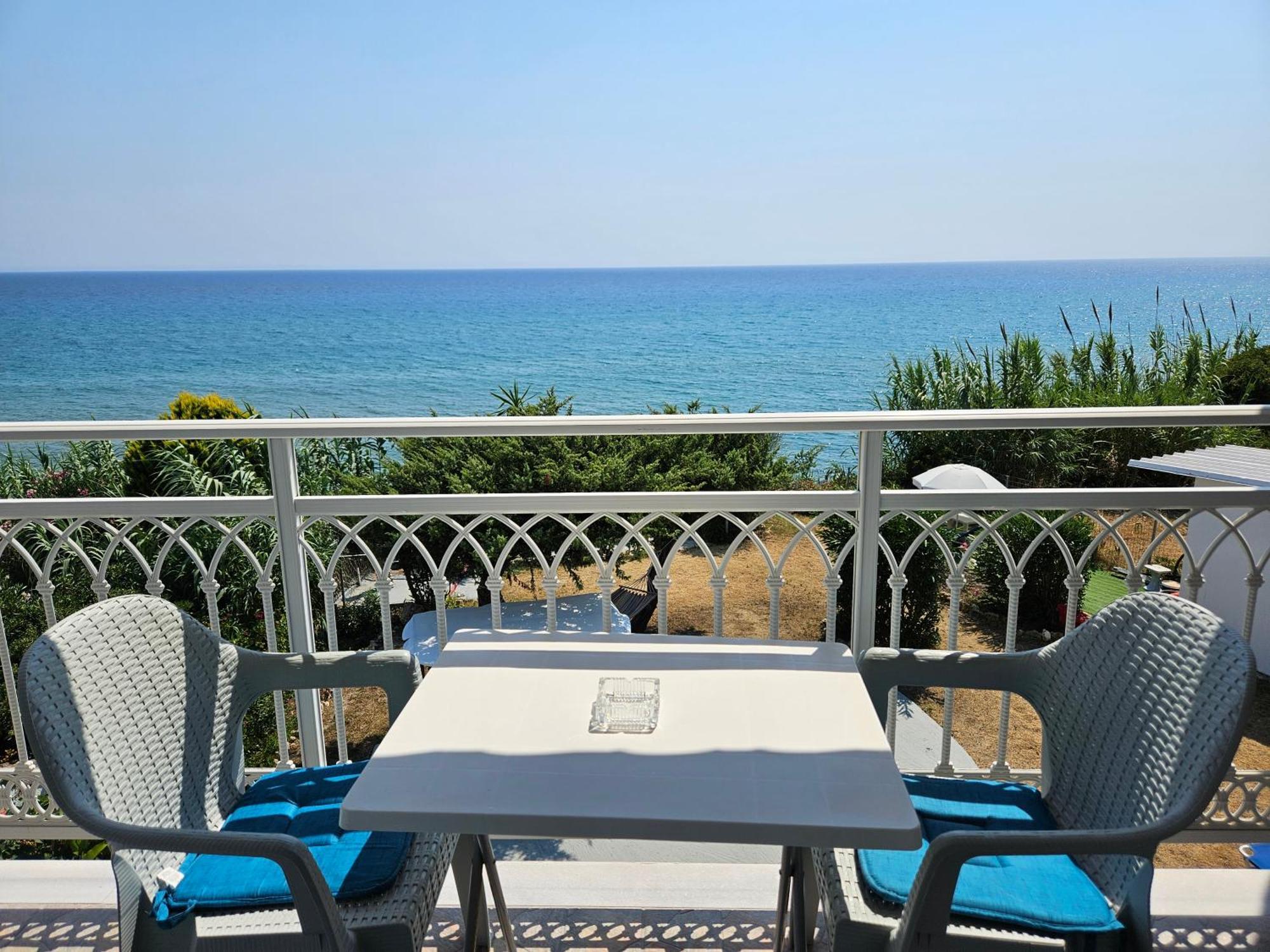 Leta Apartments Agios Georgios  Exterior foto